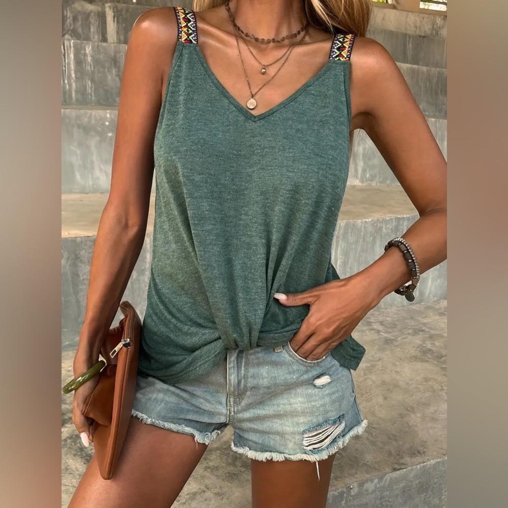 TWIST-FRONT V-NECK SHIRT W/ PATTERN STRAPS